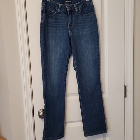Lee Denim - Lee Straight Leg Mid Rise Size 8 Women's Jeans